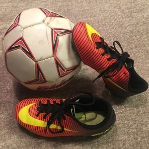 Nike Mercurial soccer cleats kids 3.5Y
